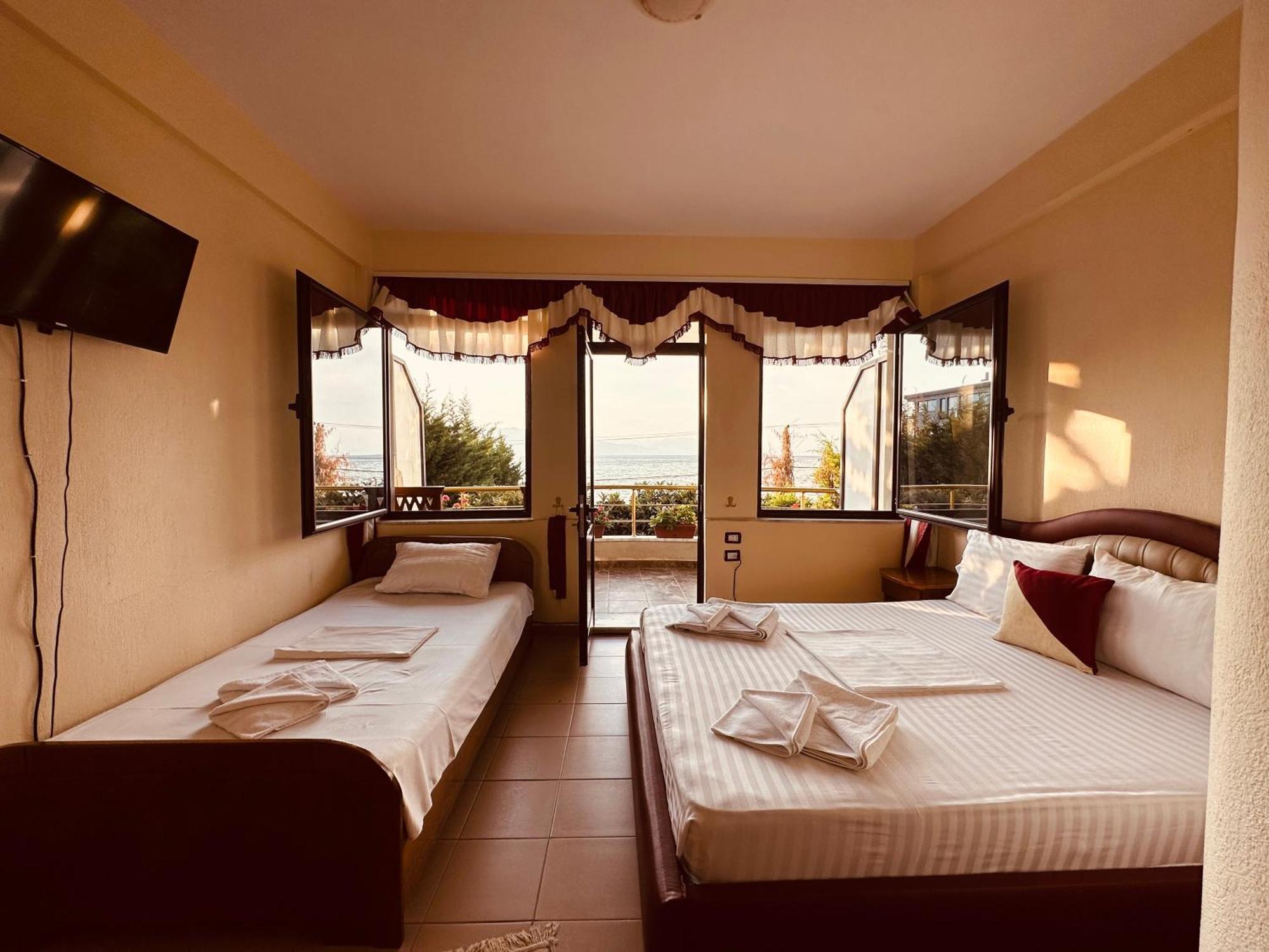 Hotel Saint Marena Поградец Экстерьер фото